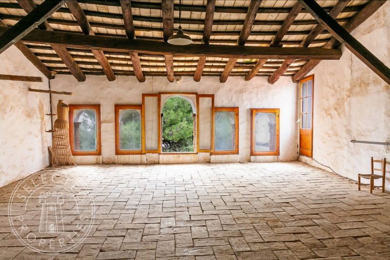 Masia Sant Pere de Ribes for Sell 1 min 768x512