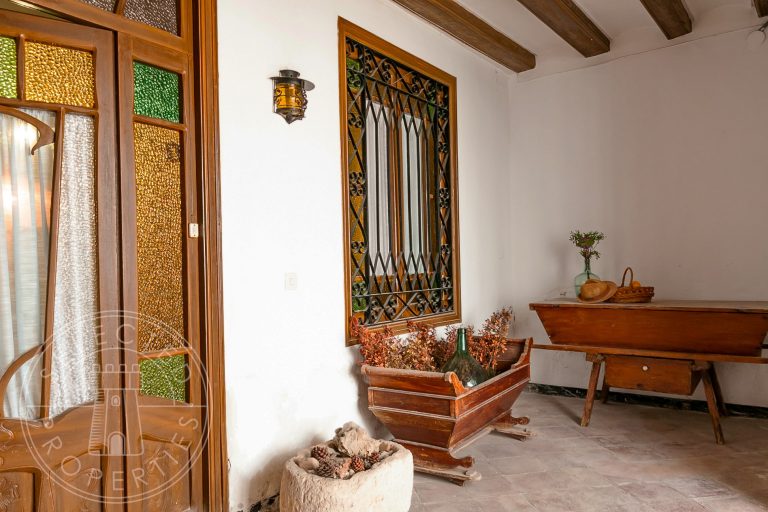 Masia Sant Pere de Ribes for Sell 12 min 768x512