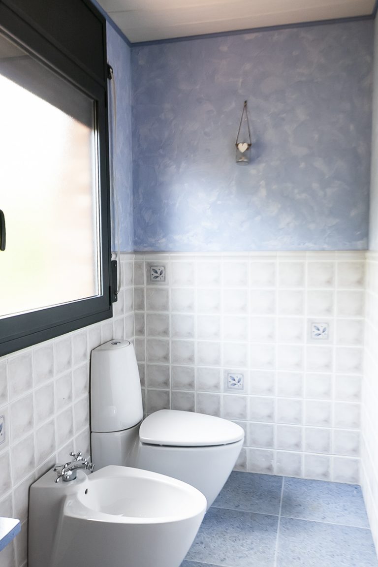 CASA CALIFORNIA BATHROOM3 100pxl IMG 1663 768x1152