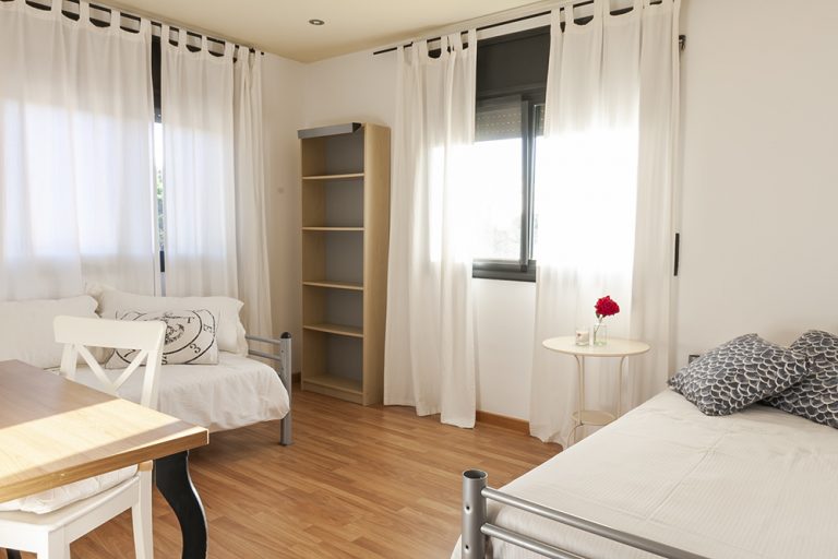 CASA CALIFORNIA BEDROOM3 1000pxl IMG 1687 768x512