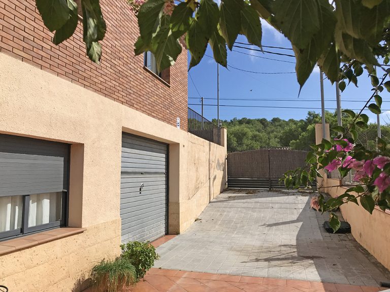 CASA CALIFORNIA GARAGE 9949 768x576