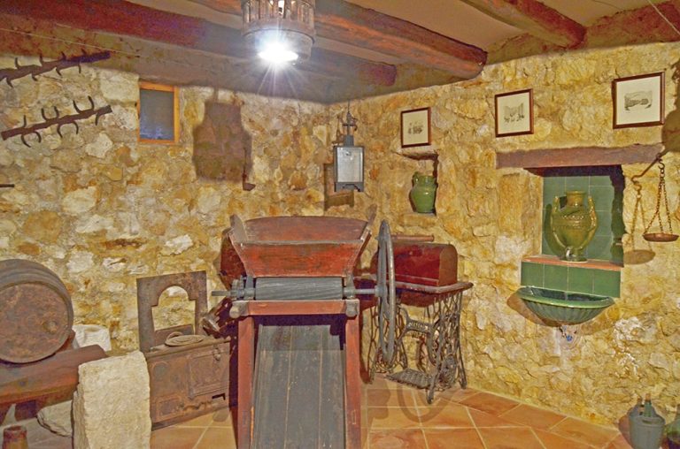 GUNYOLES 0760 min 768x508