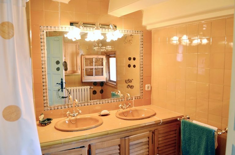 GUNYOLES DSC 0804 min 768x508