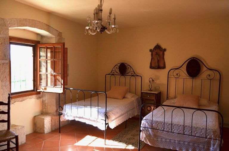 GUNYOLES DSC 0807 min 768x508