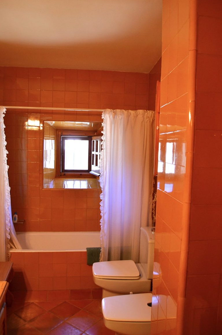 GUNYOLES DSC 0815 min 768x1160