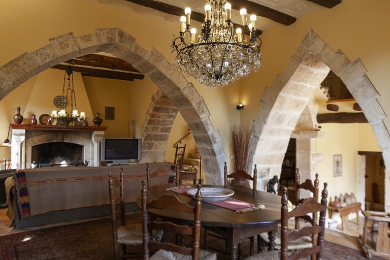 GUNYOLES SALA2 min 1 768x512