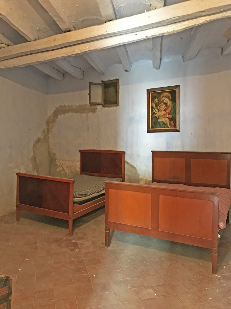 MASIA LA BISBAL BEDROOM4 min 1 768x1024