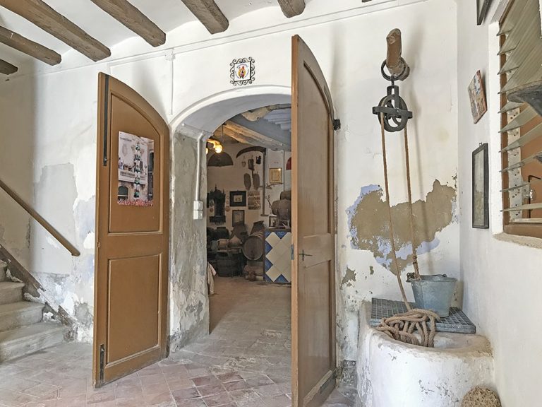 MASIA LA BISBAL ENTRADA min 1 768x576