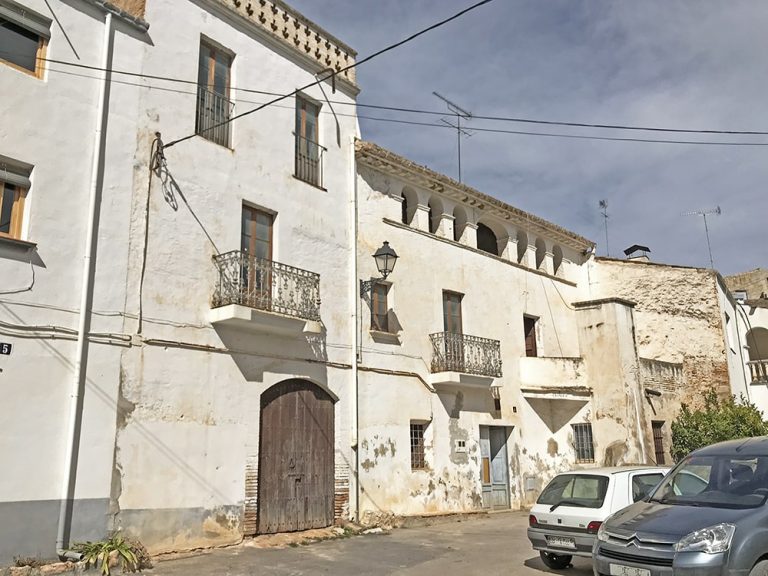 MASIA LA BISBAL FACHADA min 1 768x576