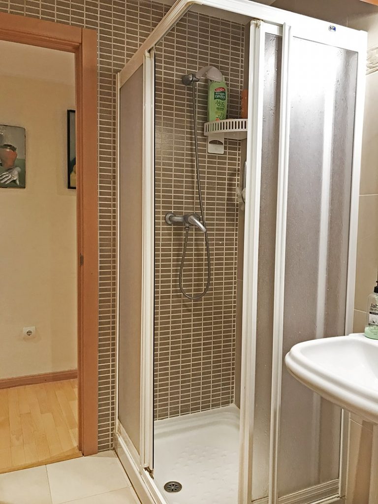 PISO SALOU BAÑO SUITE2 min 768x1024