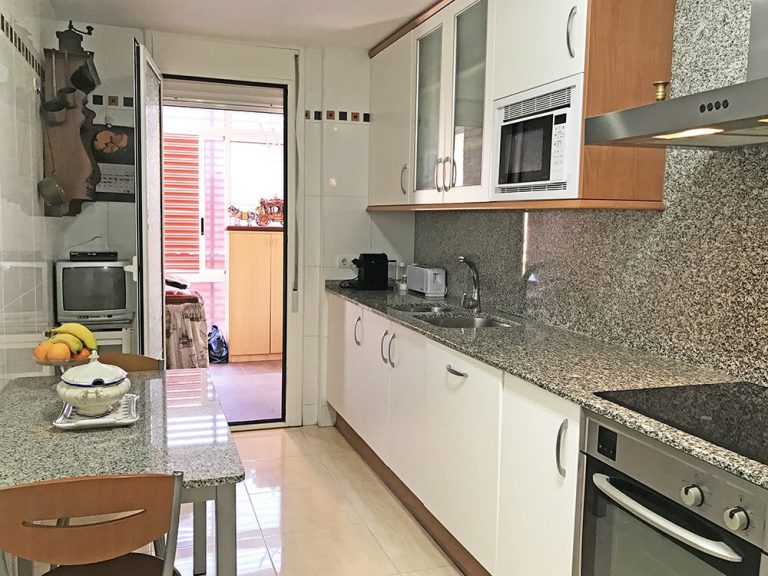 PISO SALOU COCINA min 768x576