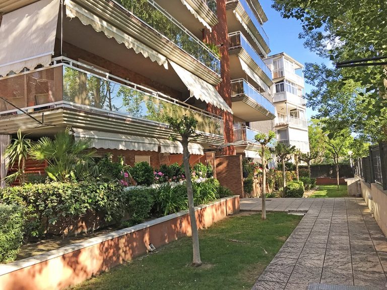 PISO SALOU ENTRADA EDIF min 768x576